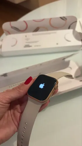 Apple Watch SE - 44mm Rose Gold