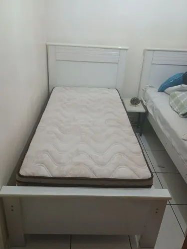Cama de solteiro + Colchão junto 