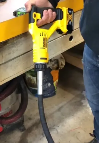Vibrador Dewalt zerado