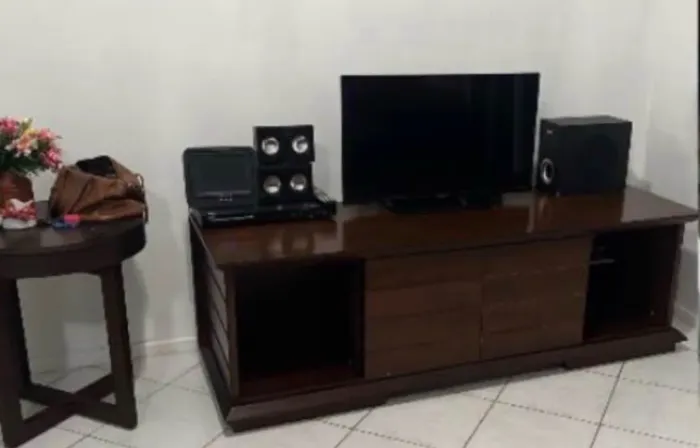 Rack e mesinha em madeira
