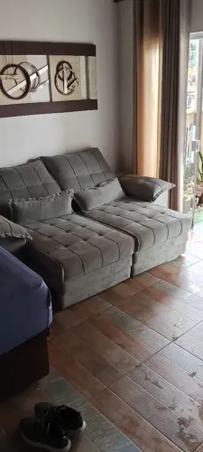 Sofá retrátil quase sem uso