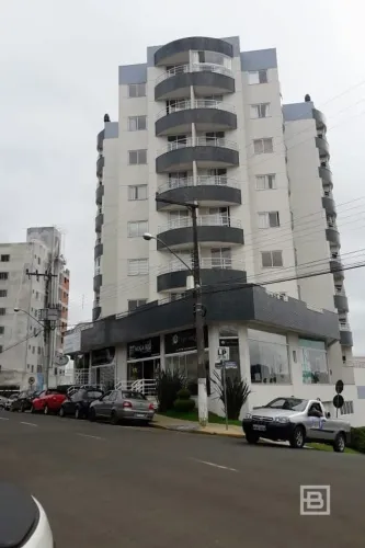 Apartamento com 2 Quartos (1 Suíte) frente Uniarp!
