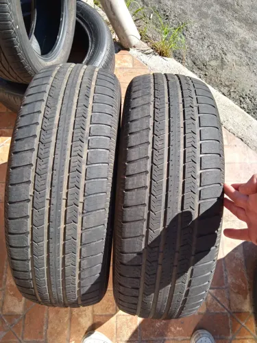 2 pneus 205/60/16. R$ 125 reais cada. 4 X no cartão sem juros.
