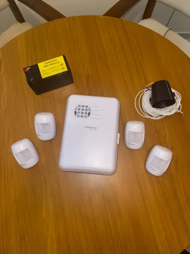 Vendo KIT ALARME INTELBRAS novo com internet