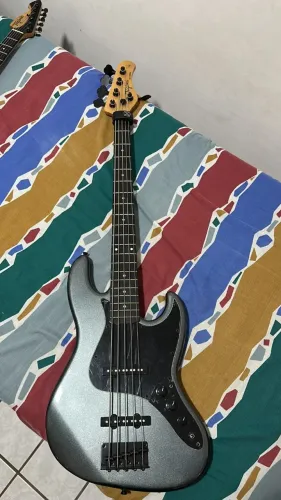 Baixo Tagima TW73