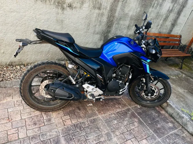 Vendo Fazer 250 cc apenas 9 mil de km
