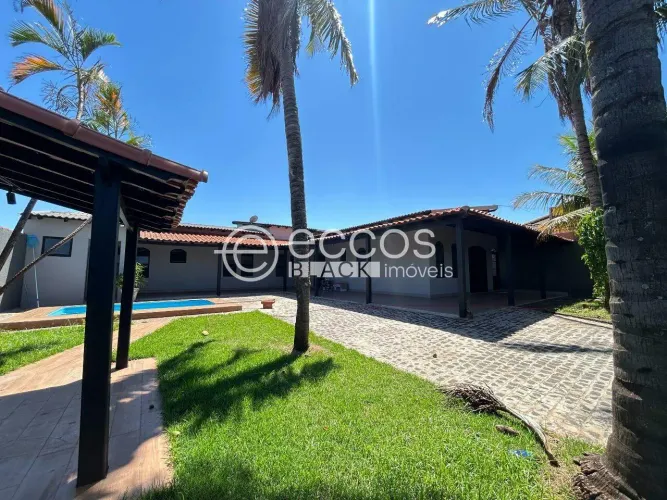 Casa à venda, 4 quartos, 3 suítes, 4 vagas, Maravilha - Uberlândia/MG