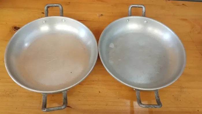 Par de Frigideiras / Paelleras de Alumínio com Alça Dupla