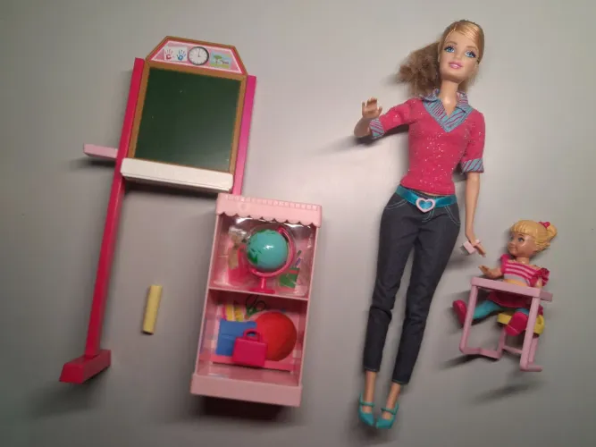 Barbie professora