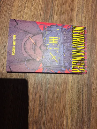 Livro Neuromancer de William Gibson