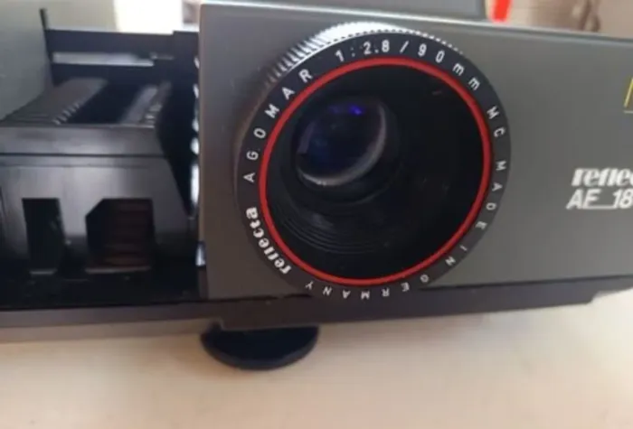 Projetor de slides vintage reflecta 1800 de fabricação alemã.