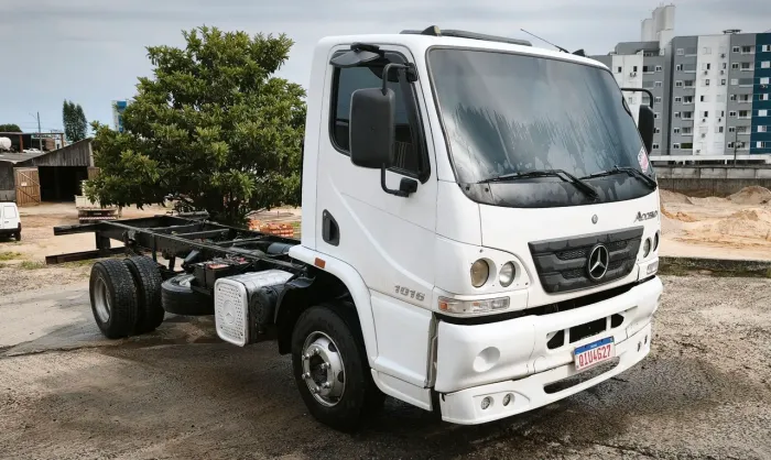 MB Mercedes Benz Accelo 1016