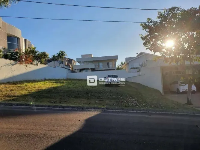 Terreno para venda em condomínio