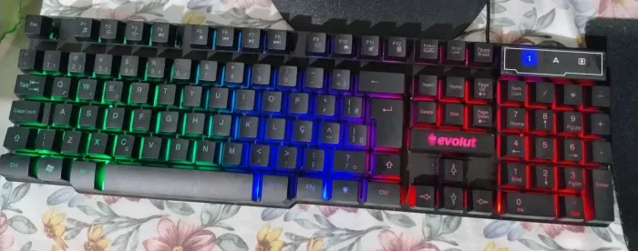 Vendo teclado gamer novo!