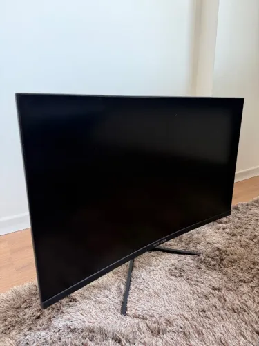 Monitor 32? VA RISEMODE Praticamente ZERO.
