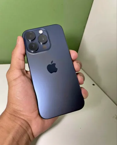 iPhone 15 pro azul 128gb