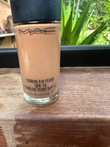 Base MAC Studio Fix Fluid NW22 - Original