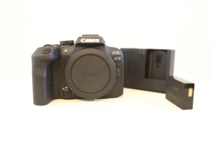 Canon R10 mirrorless 6 meses de uso 22k clicks 