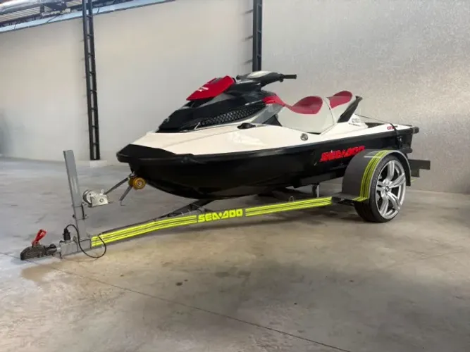 Jet Ski Sea-Doo GTX 215 - Ano 2011