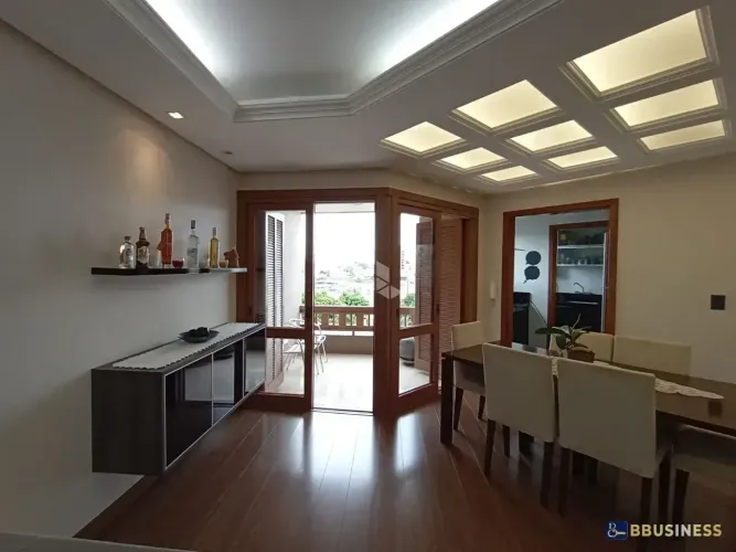 Apartamento à venda com 2 dormitórios, sendo 1 suíte, 2 vagas, Pio X, Caxias do Sul, RS