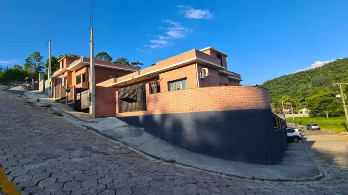 Imóvel para Investimento em Pomerode | 3 Casas Locadas | Renda Imediata [002562]