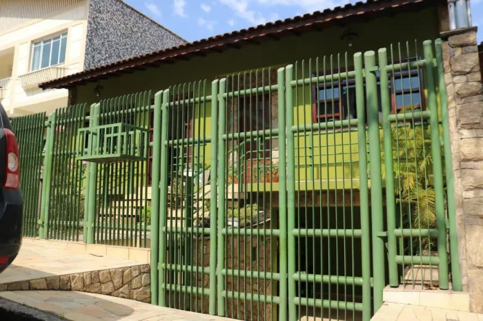 TRÊS CASAS