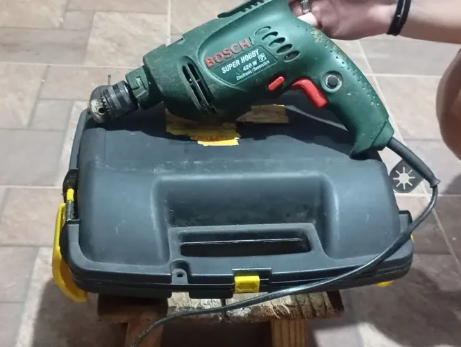 Furadeira Bosch Super hobby 