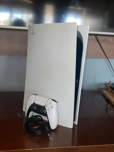 PlayStation 5 (PS5) - Pouco Uso