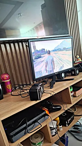 PS4 COMPLETO COM MONITOR
