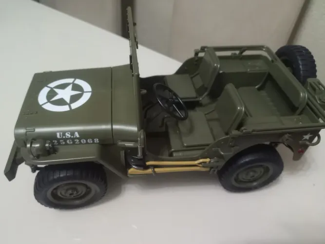 Jeep controle remoto C8815 escala 1/10