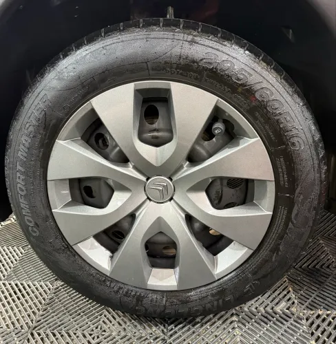 Jogo 4 Rodas de Ferro Aro 16 com Calotas Originais Citroën (Sem Pneus)
