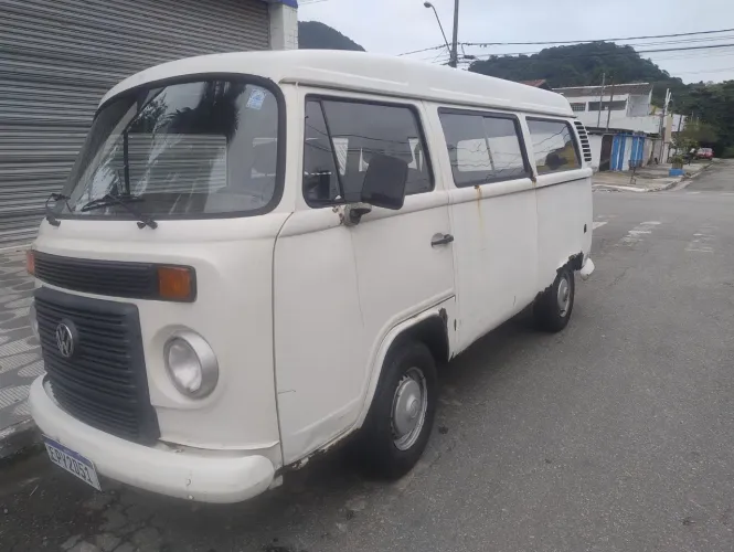 Volkswagen Kombi Standard 1.4 MI Total Flex 8V 2010