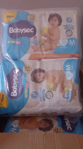 FRALDA BABYSEC ULTRASEC GALINHA PINTADINHA 68 M