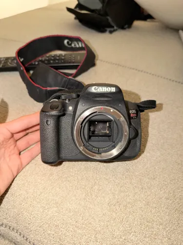 CANON EO5 REBEL T5I