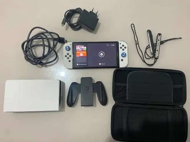Nintendo Switch OLED Branco Desbloqueado + SD 128GB + Case