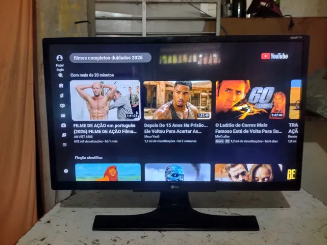 Vendo TV LG de 28 smart perfeita toda OK rápida