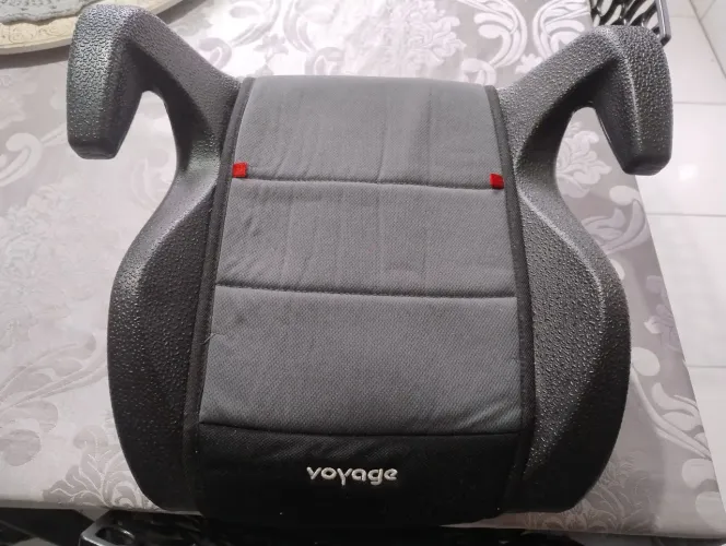 Assento de elevação para veículo - booster Eleva Voyage