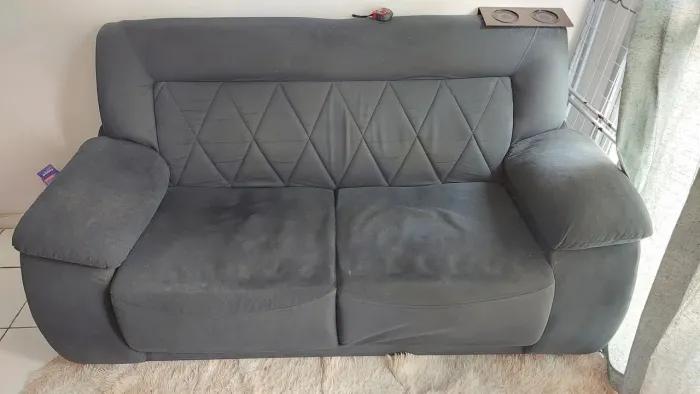 Sofá 3 lugares - Tecido Suede