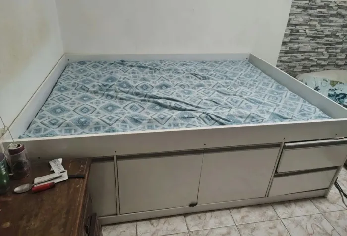 Cama de casal king com bau