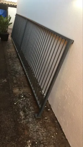 Ferro de piscina e Jardi