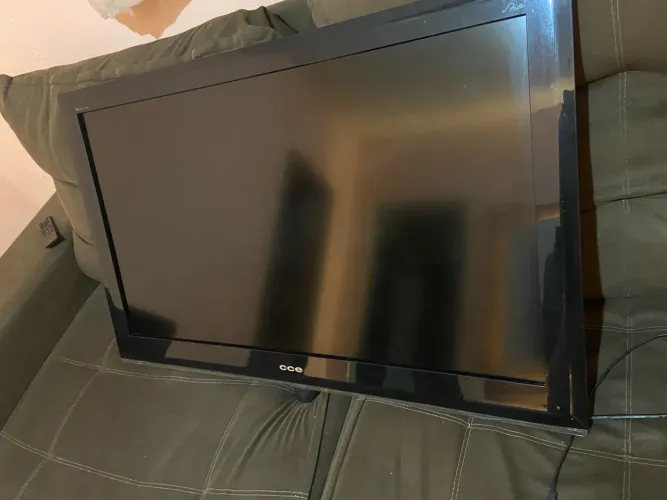 VENDE-SE TV DE 42 POLEGADAS ?