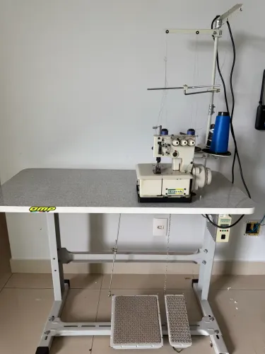 Máquina industrial galoneira