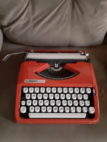 Máquina de escrever hermes