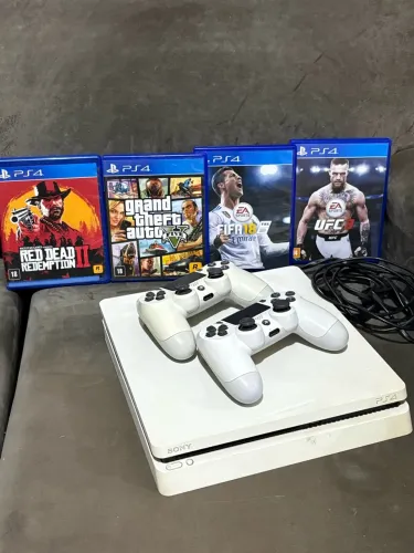 PlayStation 4 Slim - 500 GB