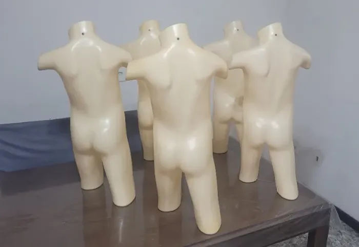 Manequins de Plástico Corpo Inteiro 6 anos