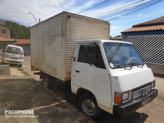 Vendo ou troco Caminhão Kia ceres .