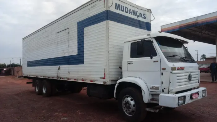 Truck baú 20 palet.