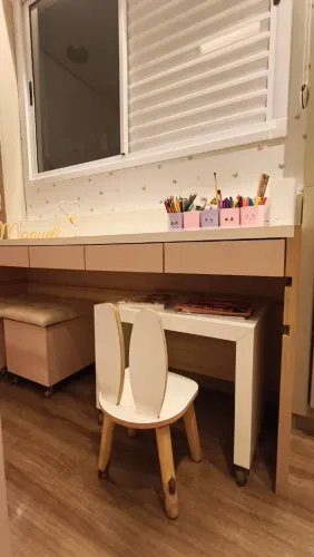 Mesinha infantil em MDF com cadeira de coelhinha