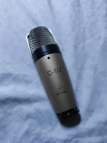Vendo Microfone Condensador Behringer C1U