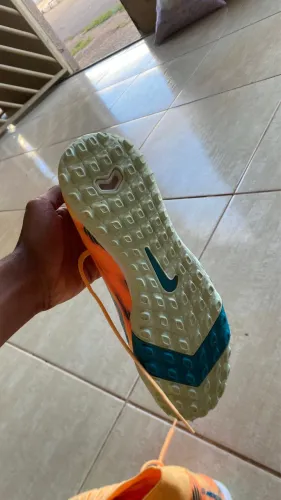 Vendo ou troco chuteira nike usada 1 vez zerada numero 39 